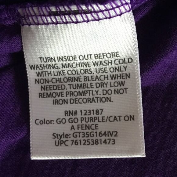 Purple long sleeve Halloween top black cat on picket fence with moon & bats 3X - Picture 5 of 5